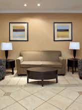 Hotel Holiday Inn Express Hotel & Suites Dublin photo 3
