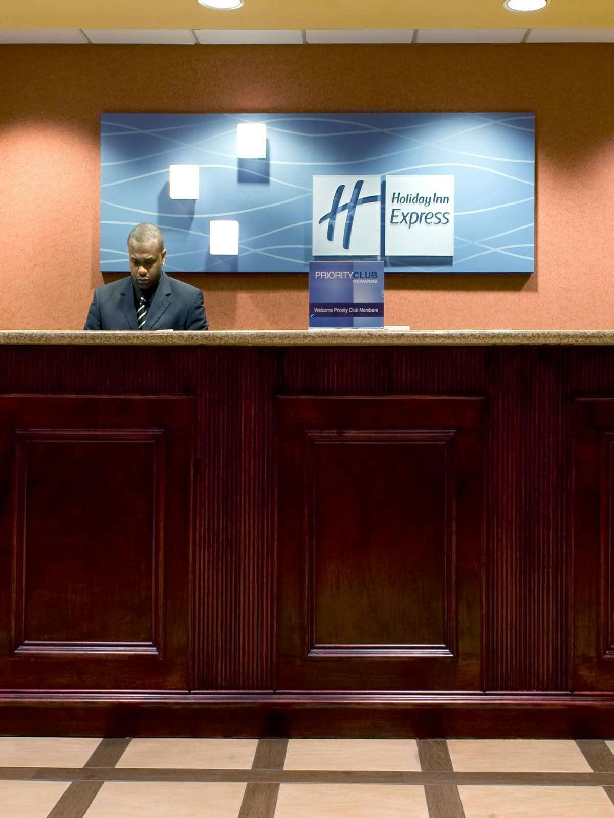 Hotel Holiday Inn Express Hotel & Suites Dallas Fort Worth Airport South photo 3