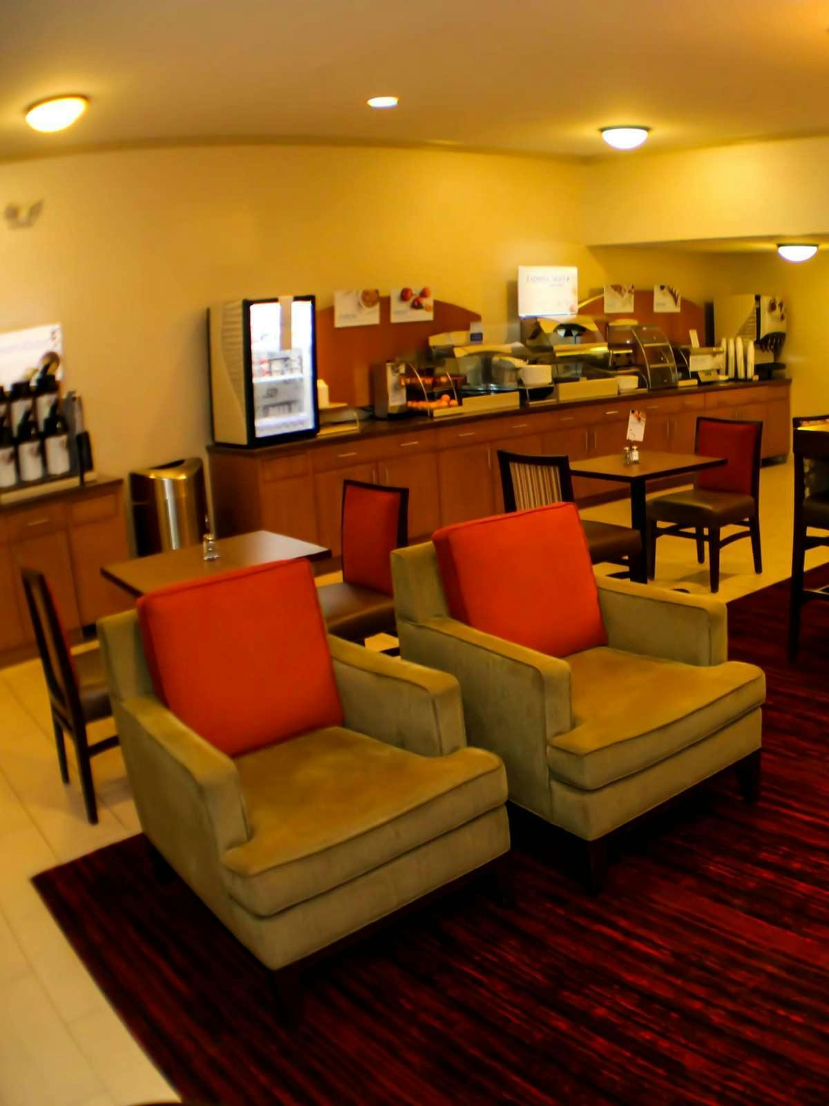 Hotel Holiday Inn Express Hotel & Suites Carmel photo 5