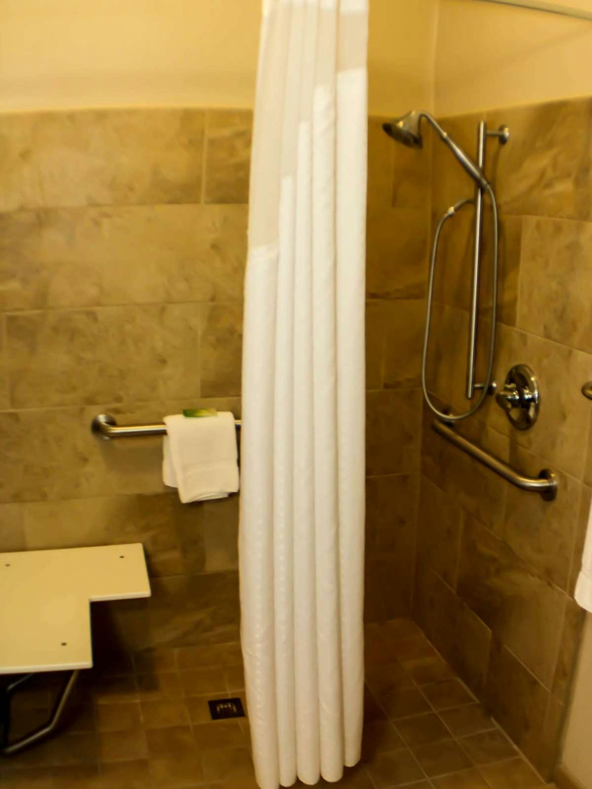 Hotel Holiday Inn Express Hotel & Suites Carmel photo 2