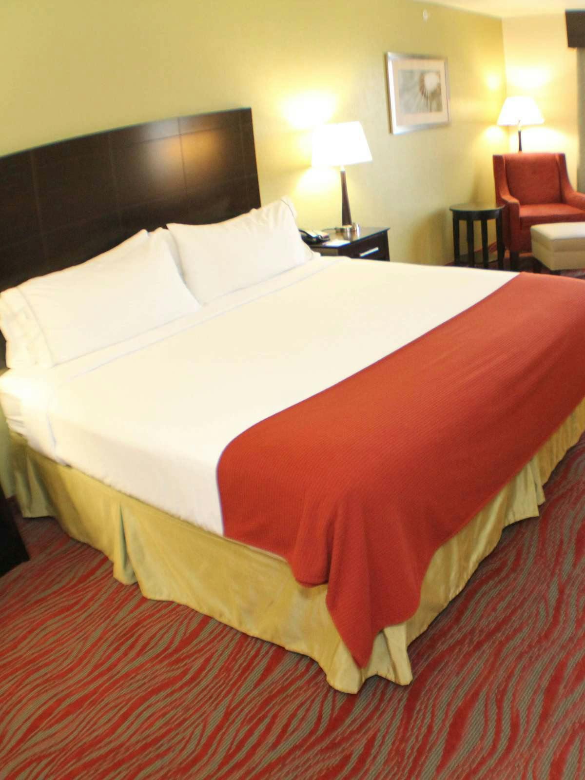 Hotel Holiday Inn Express Hotel & Suites Carmel photo 1