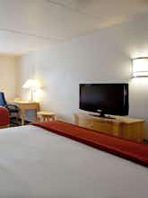 Hotel Holiday Inn Express Hotel & Suites Mooresville Lake Norman photo 2