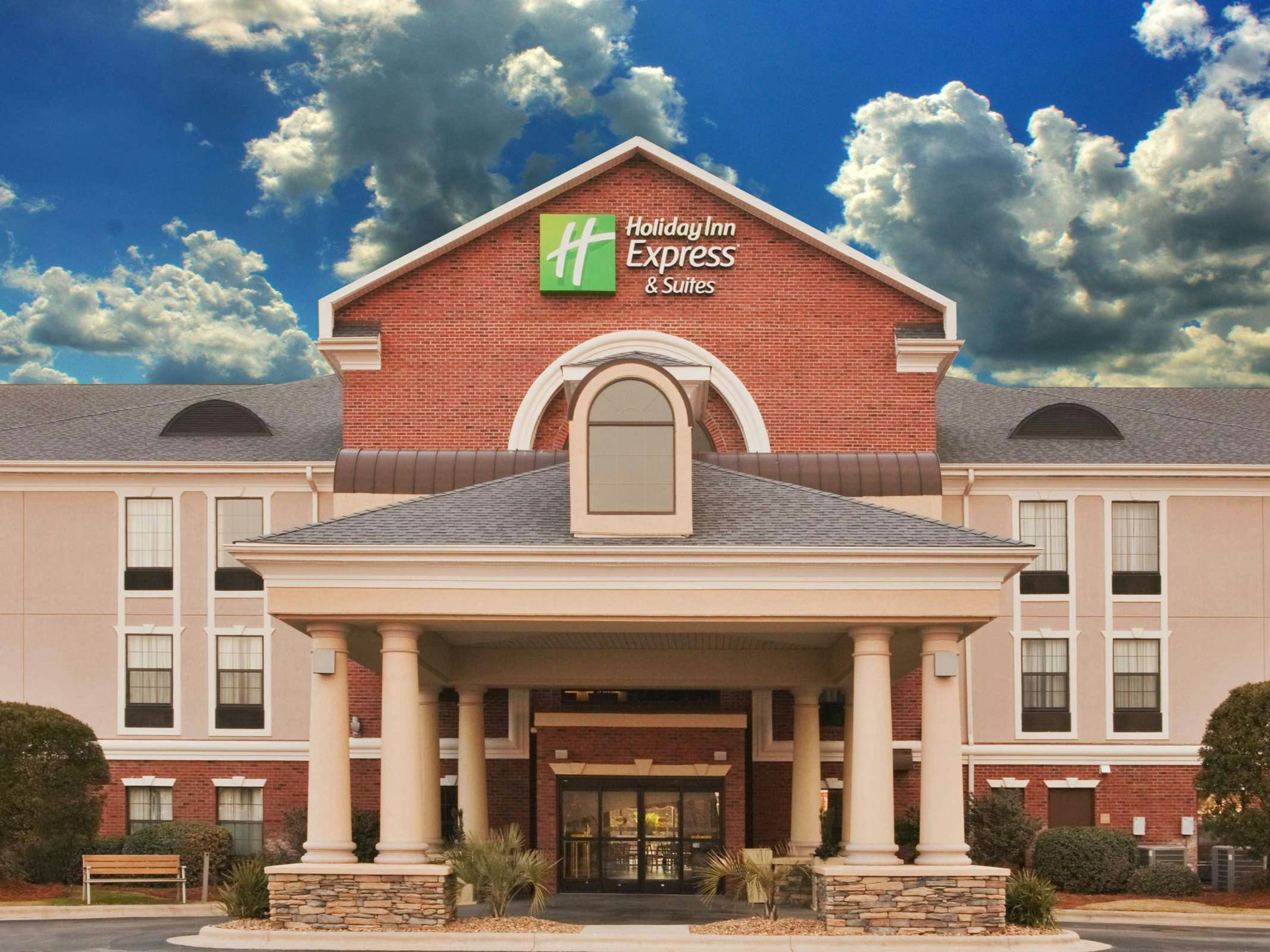 Holiday Inn Express Hotel & Suites Morehead City
