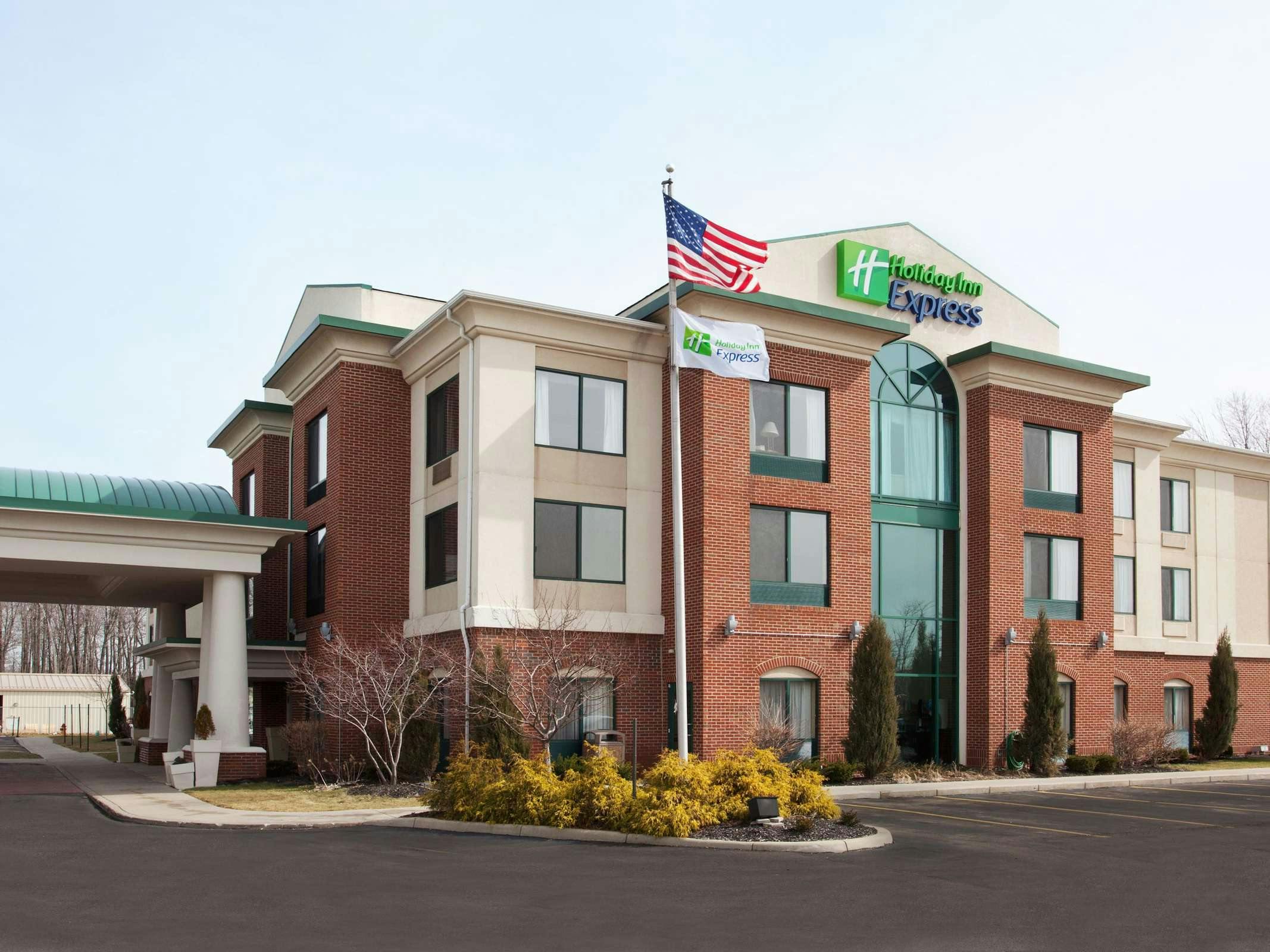Holiday Inn Express Hotel & Suites North Lima
