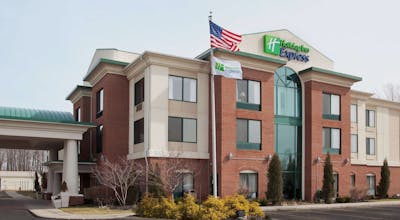 Holiday Inn Express Hotel & Suites North Lima