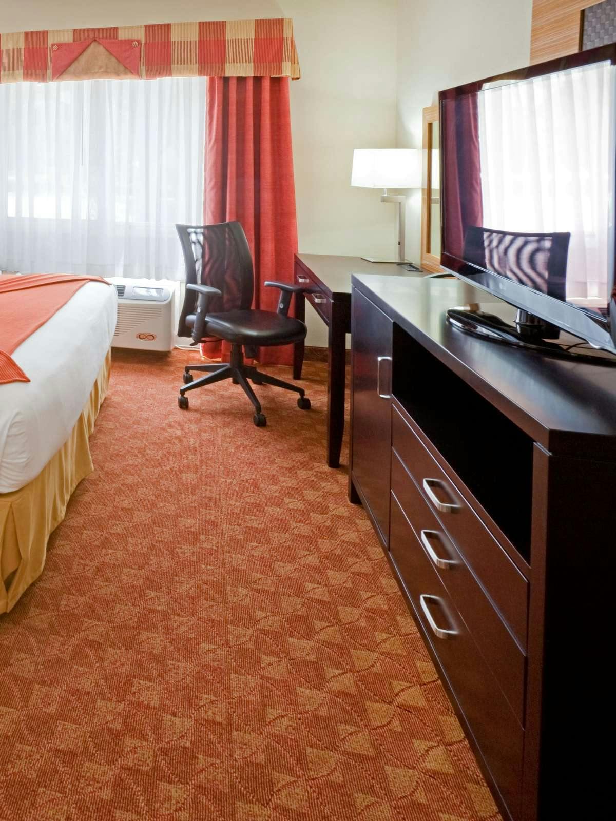 Hotel Holiday Inn Express Hotel & Suites North Plano photo 2