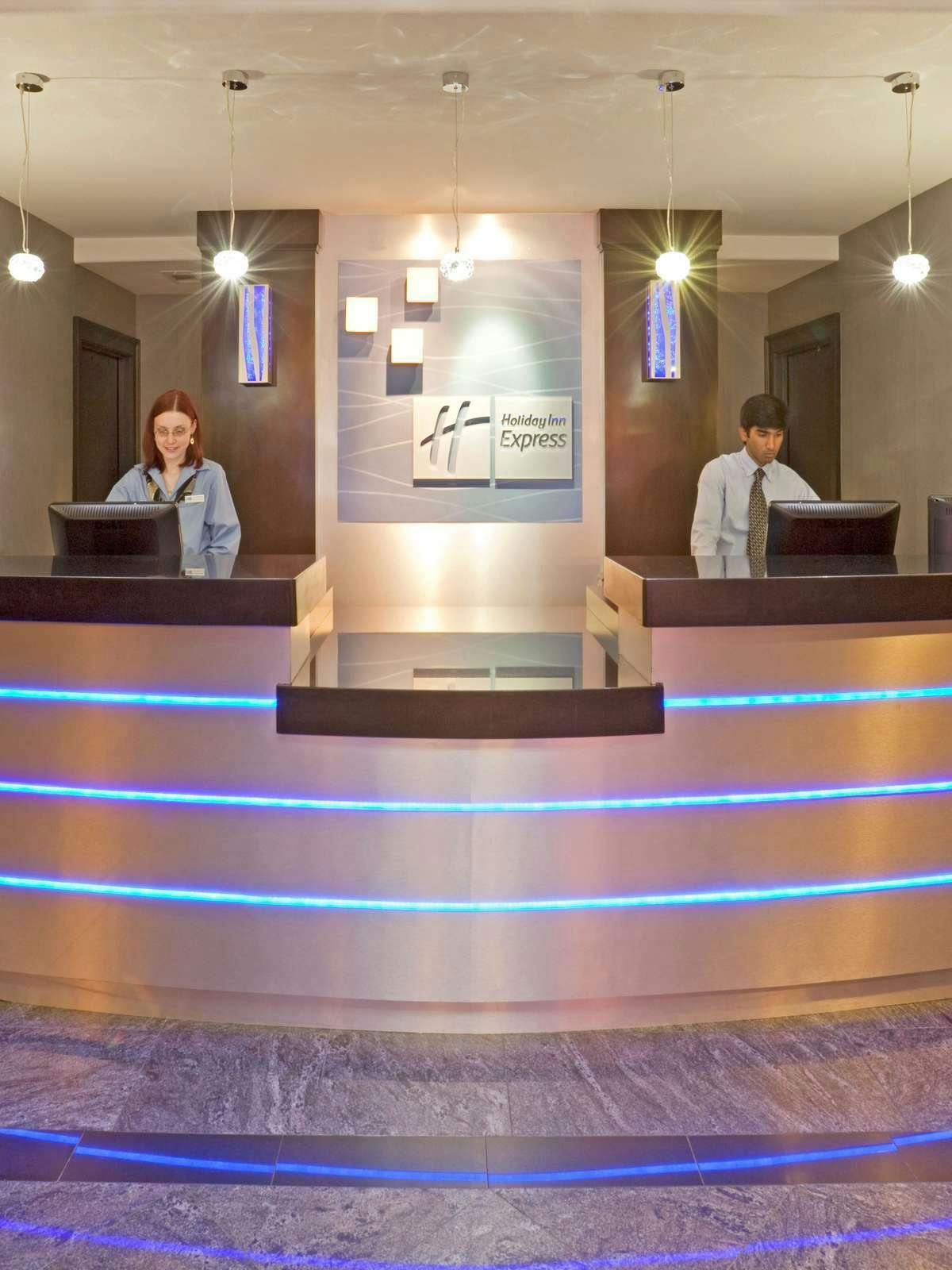 Hotel Holiday Inn Express Hotel & Suites North Plano photo 5