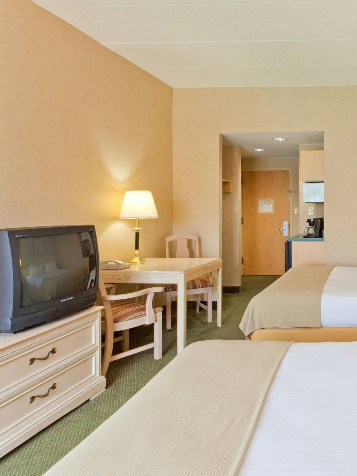 Hotel Holiday Inn Express Hotel & Suites Ocean City photo 2