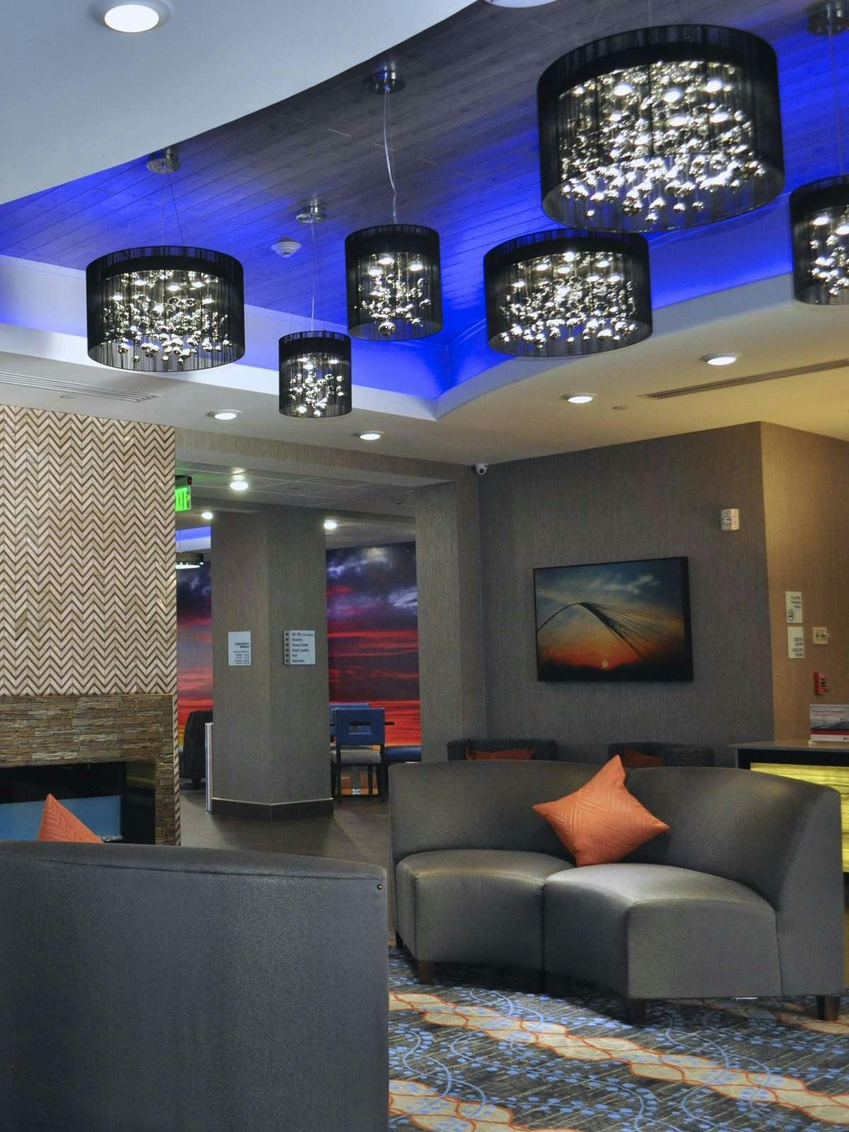 Hotel Holiday Inn Express Hotel & Suites Oklahoma City Southeast I 35 photo 2