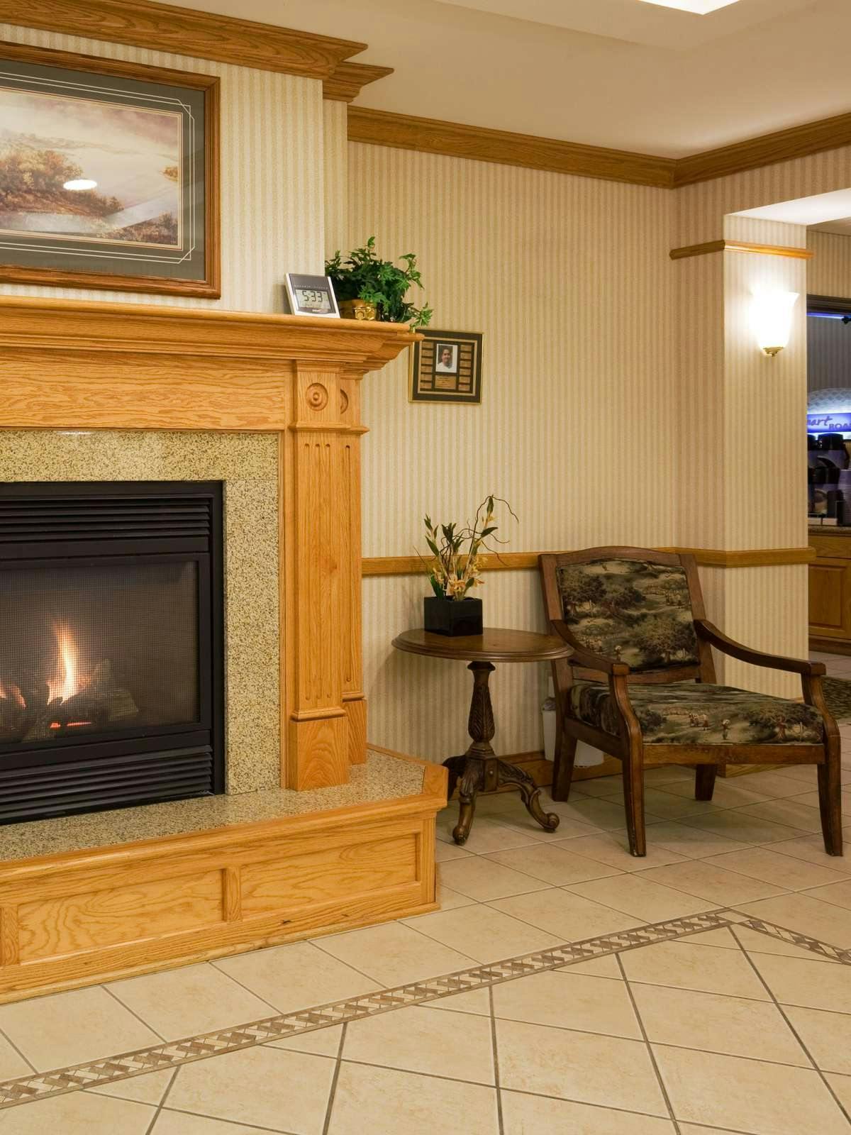 Hotel Holiday Inn Express Hotel & Suites Chanhassen photo 3