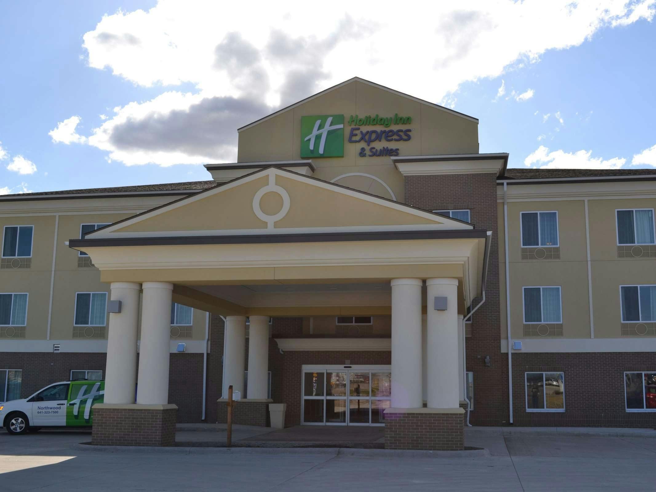 Holiday Inn Express Hotel & Suites Northwood