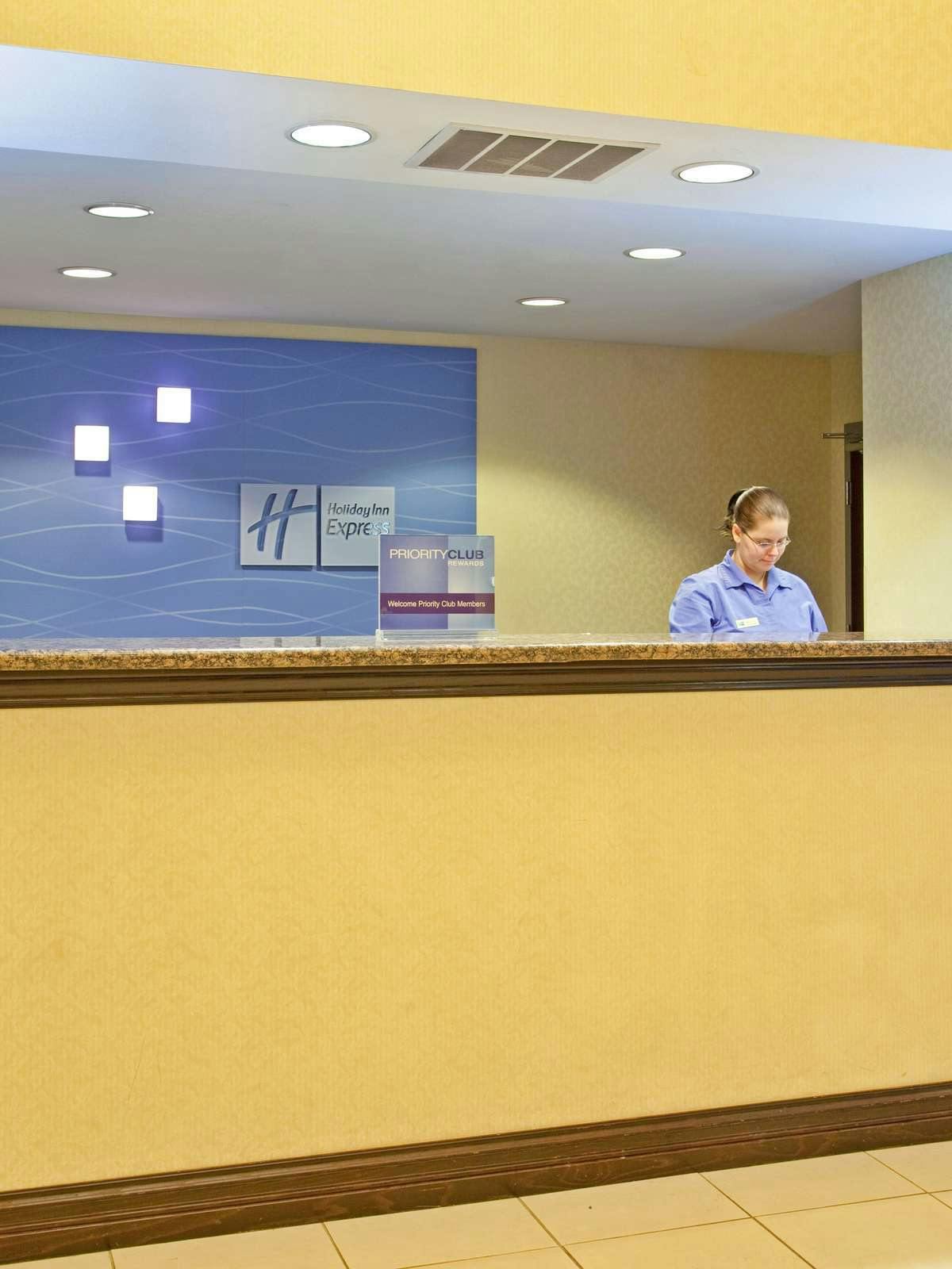 Hotel Holiday Inn Express Hotel & Suites Notre Dame photo 3