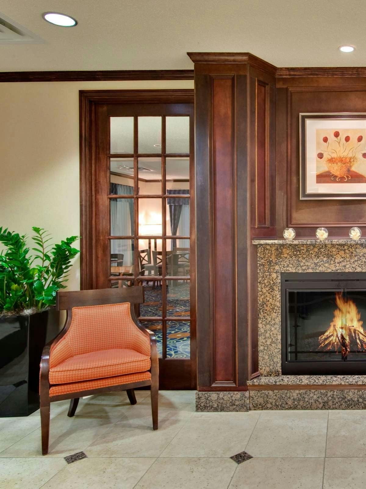 Hotel Holiday Inn Express Hotel & Suites Novi photo 4