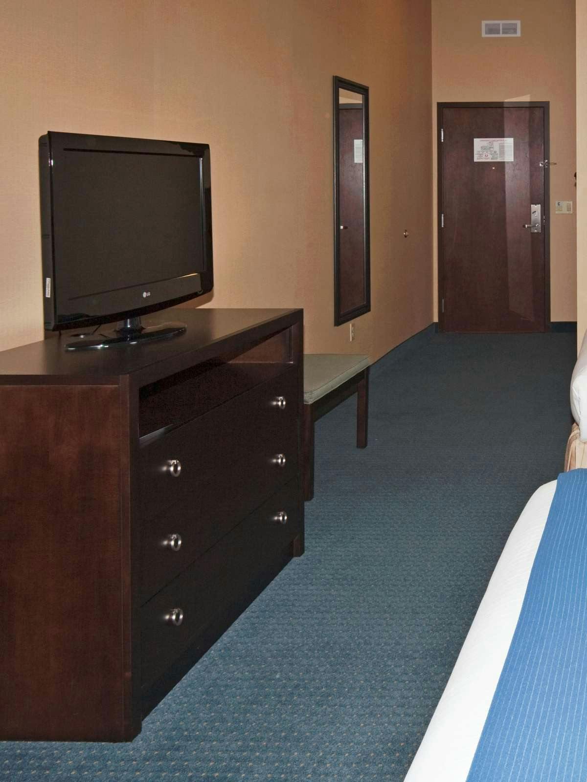 Hotel Holiday Inn Express Hotel & Suites Novi photo 2