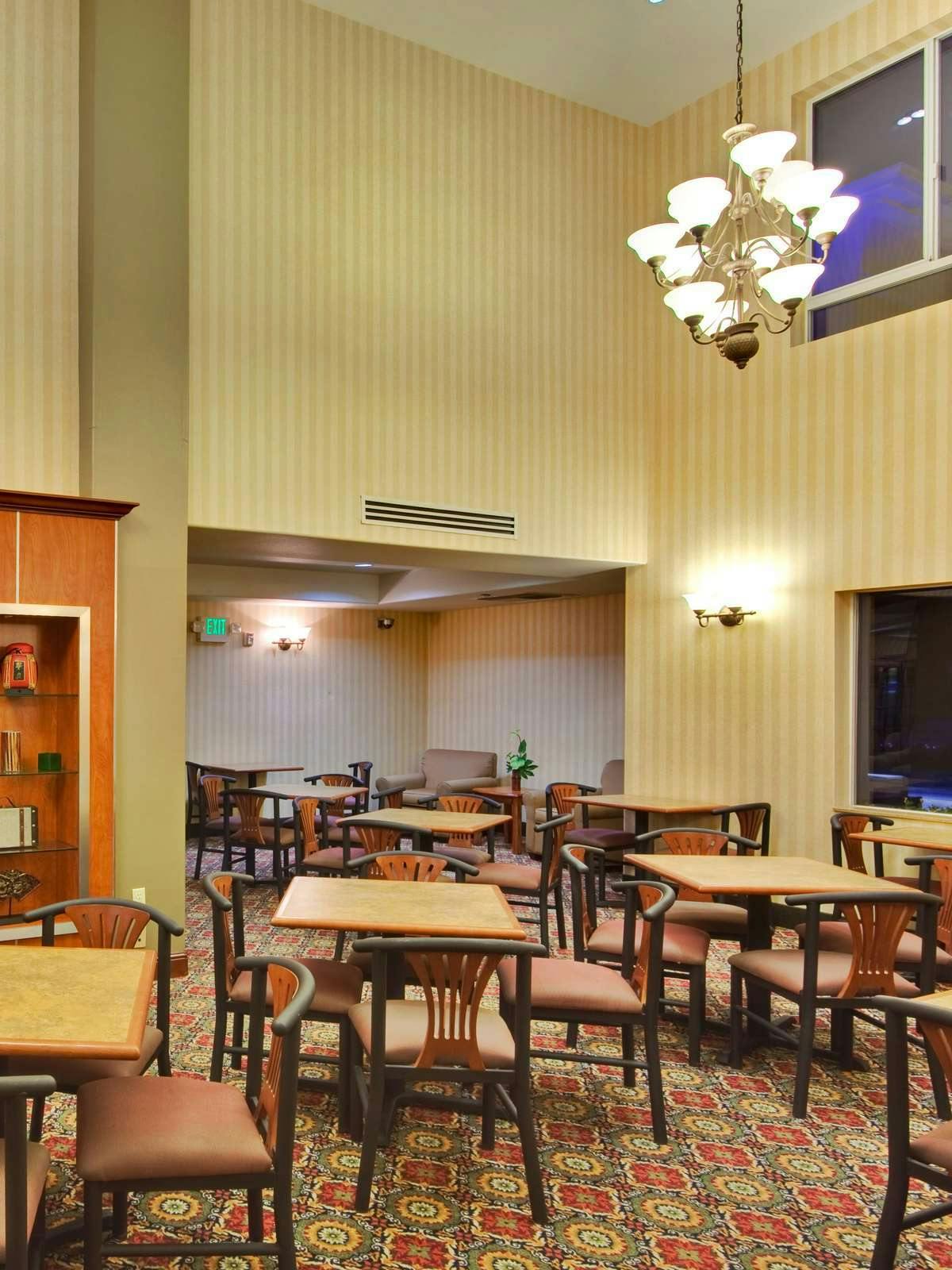 Hotel Holiday Inn Express Hotel & Suites Ontario Airport Mills Mall photo 5