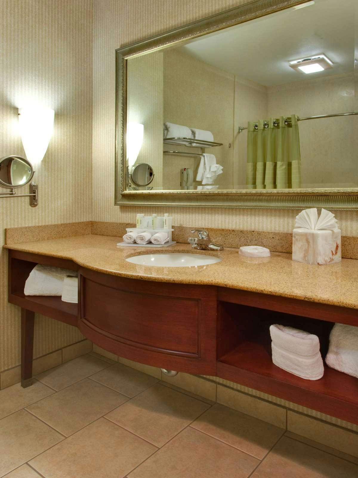 Hotel Holiday Inn Express Hotel & Suites Ontario Airport Mills Mall photo 3