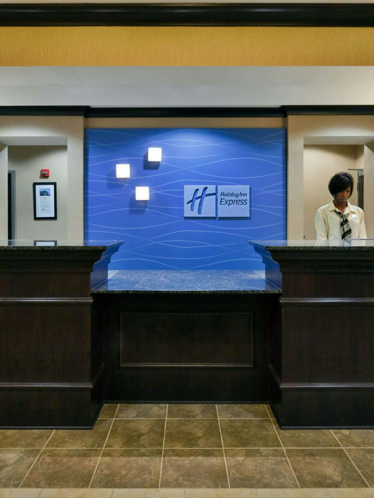 Hotel Holiday Inn Express Hotel & Suites Opelika photo 3