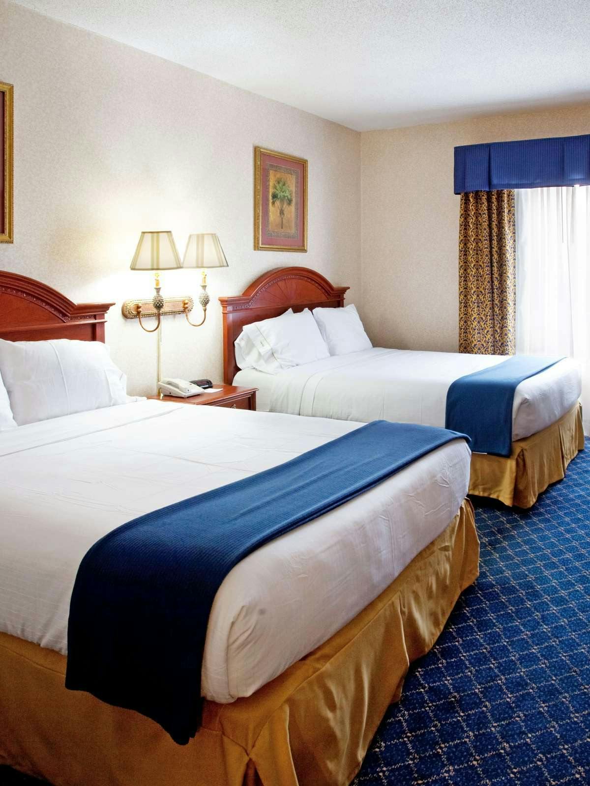 Hotel Holiday Inn Express Hotel & Suites Orangeburg photo 1