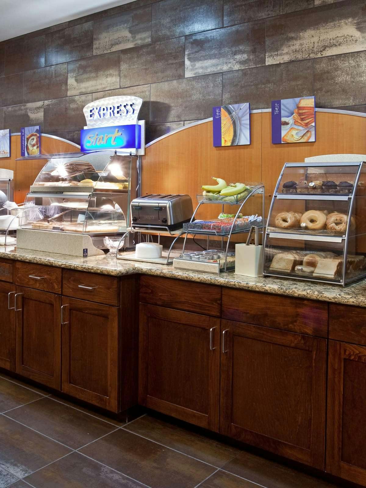 Hotel Holiday Inn Express Hotel & Suites Orem North Provo photo 5