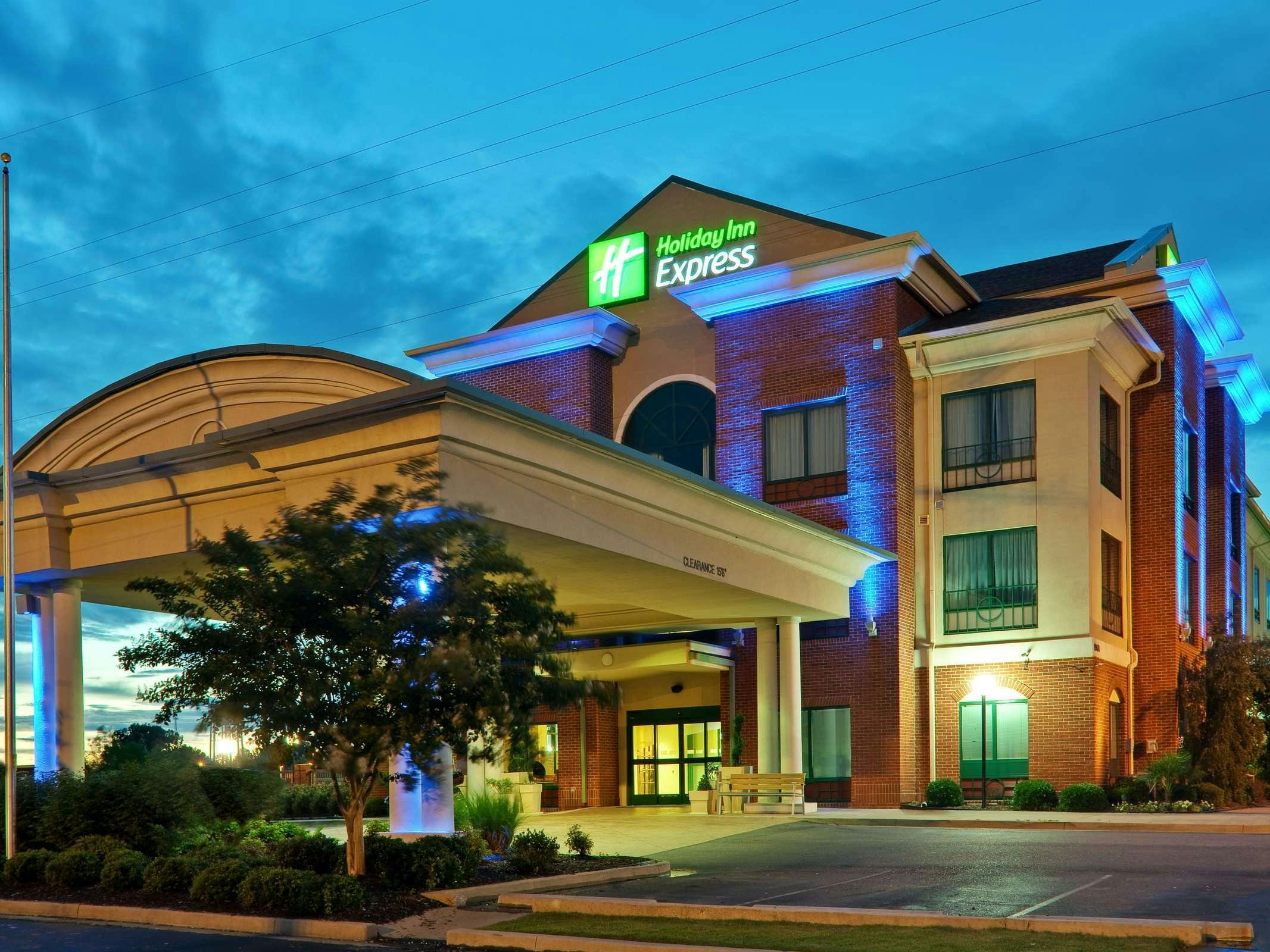 Holiday Inn Express Hotel & Suites Olive Branch