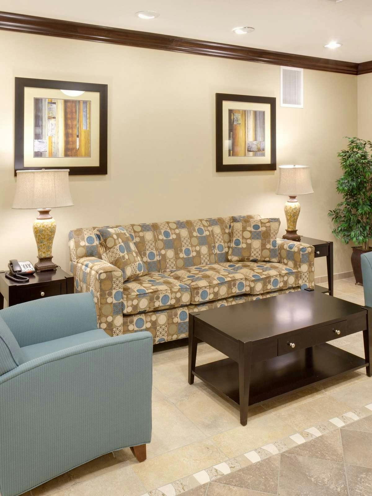 Hotel Holiday Inn Express Hotel & Suites Omaha I-80 photo 4