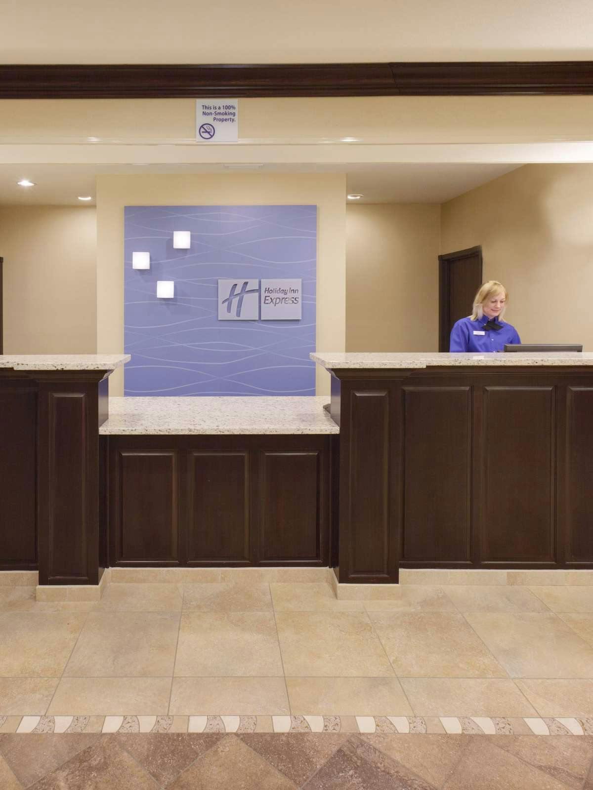 Hotel Holiday Inn Express Hotel & Suites Omaha I-80 photo 5