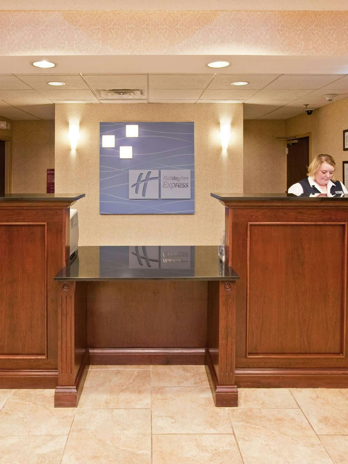 Hotel Holiday Inn Express Hotel & Suites Ashland photo 3