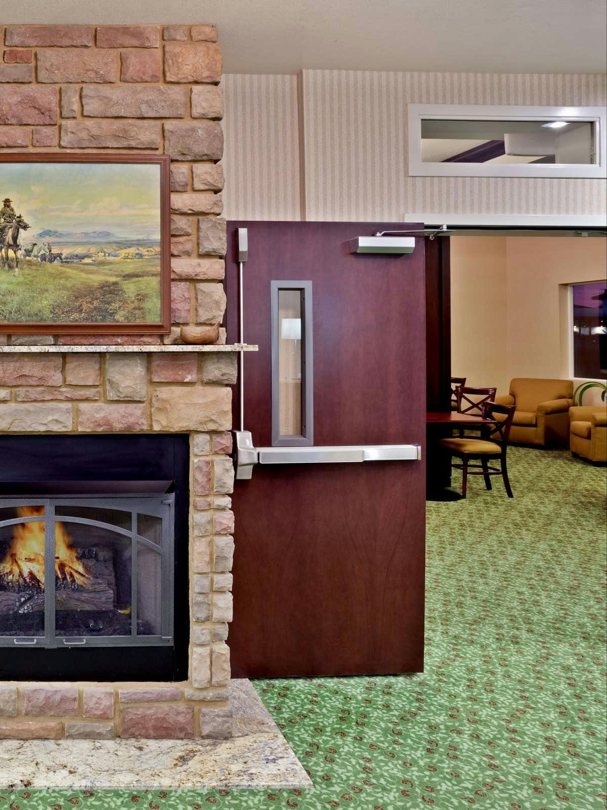 Hotel Holiday Inn Express Hotel & Suites Ontario photo 4