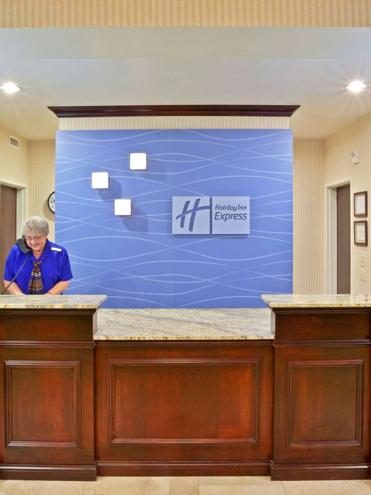 Hotel Holiday Inn Express Hotel & Suites Ontario photo 5