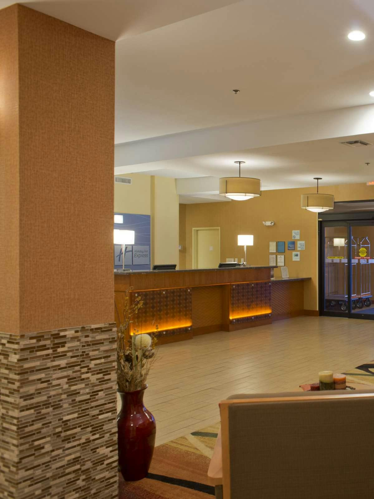 Hotel Holiday Inn Express Hotel & Suites Prattville South photo 5