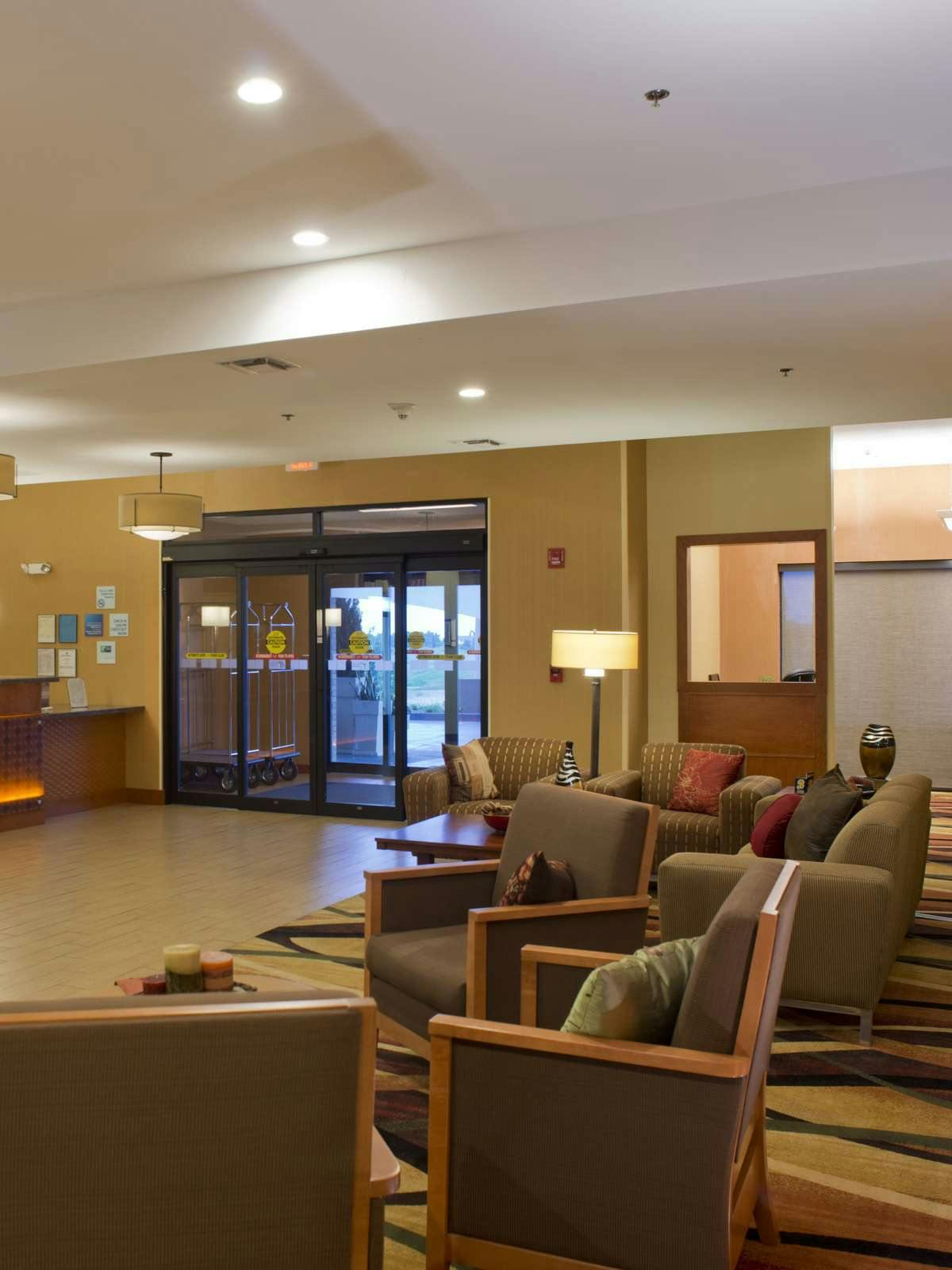 Hotel Holiday Inn Express Hotel & Suites Prattville South photo 4