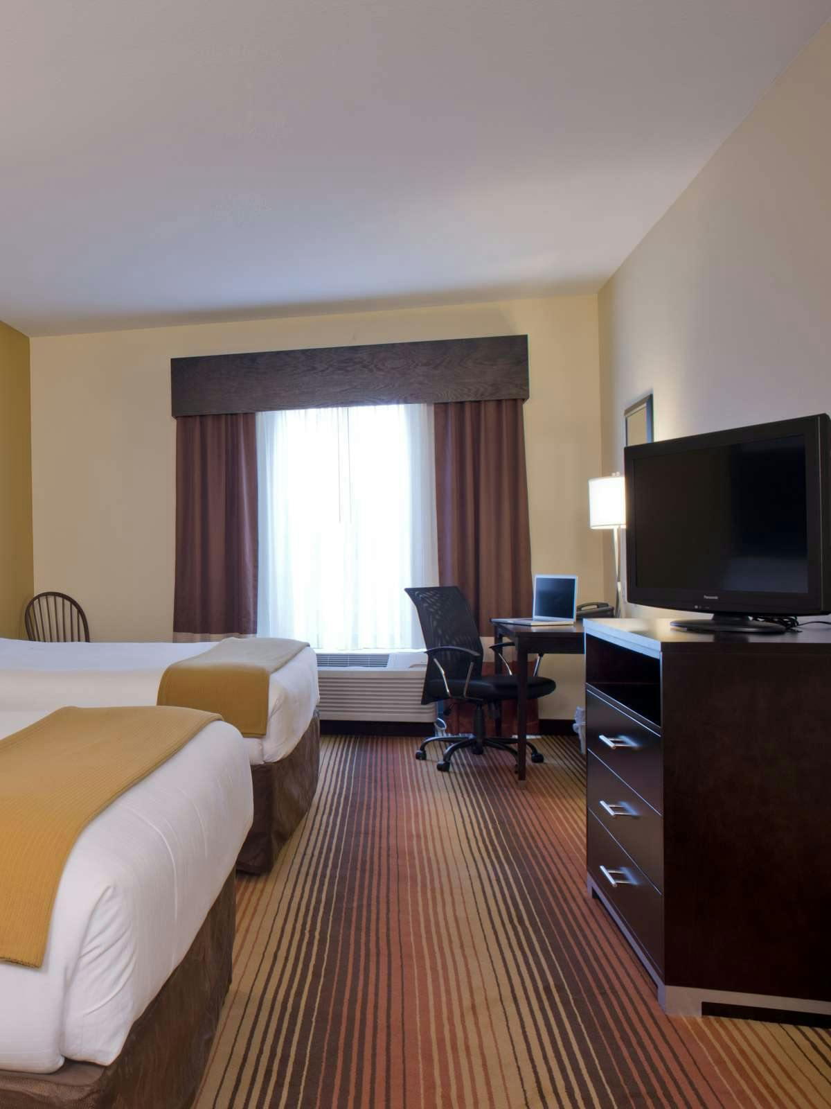 Hotel Holiday Inn Express Hotel & Suites Prattville South photo 3