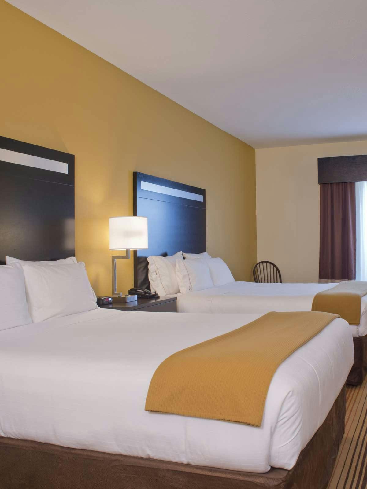 Hotel Holiday Inn Express Hotel & Suites Prattville South photo 1