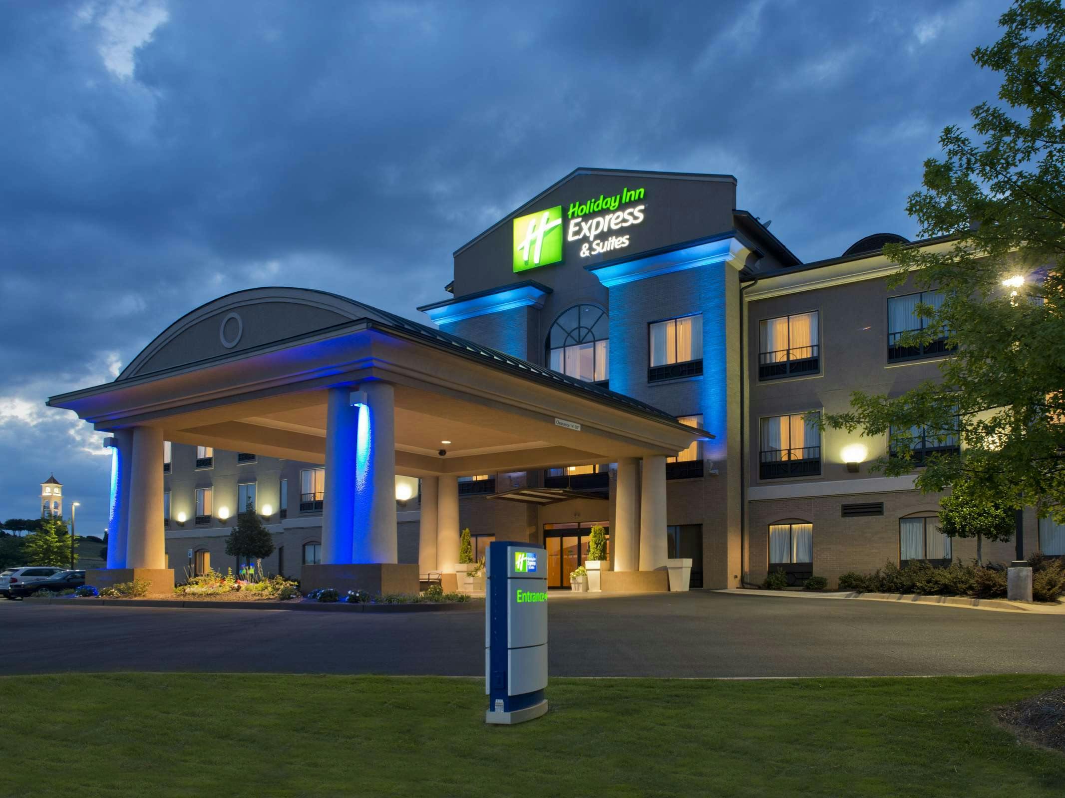 Holiday Inn Express Hotel & Suites Prattville South