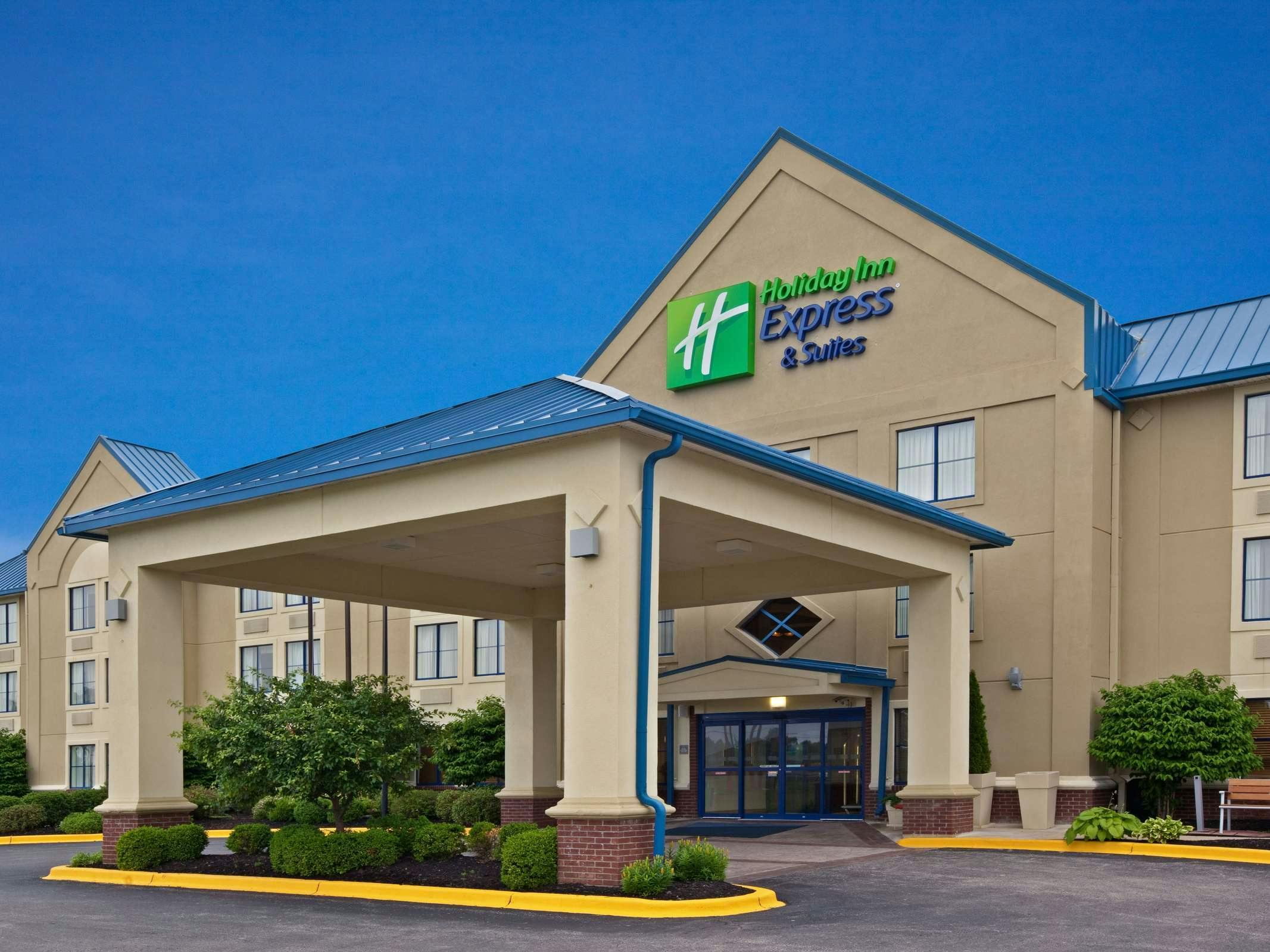 Holiday Inn Express Hotel & Suites Scottsburg