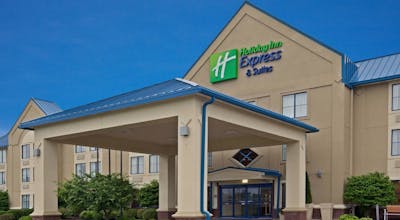 Holiday Inn Express Hotel & Suites Scottsburg