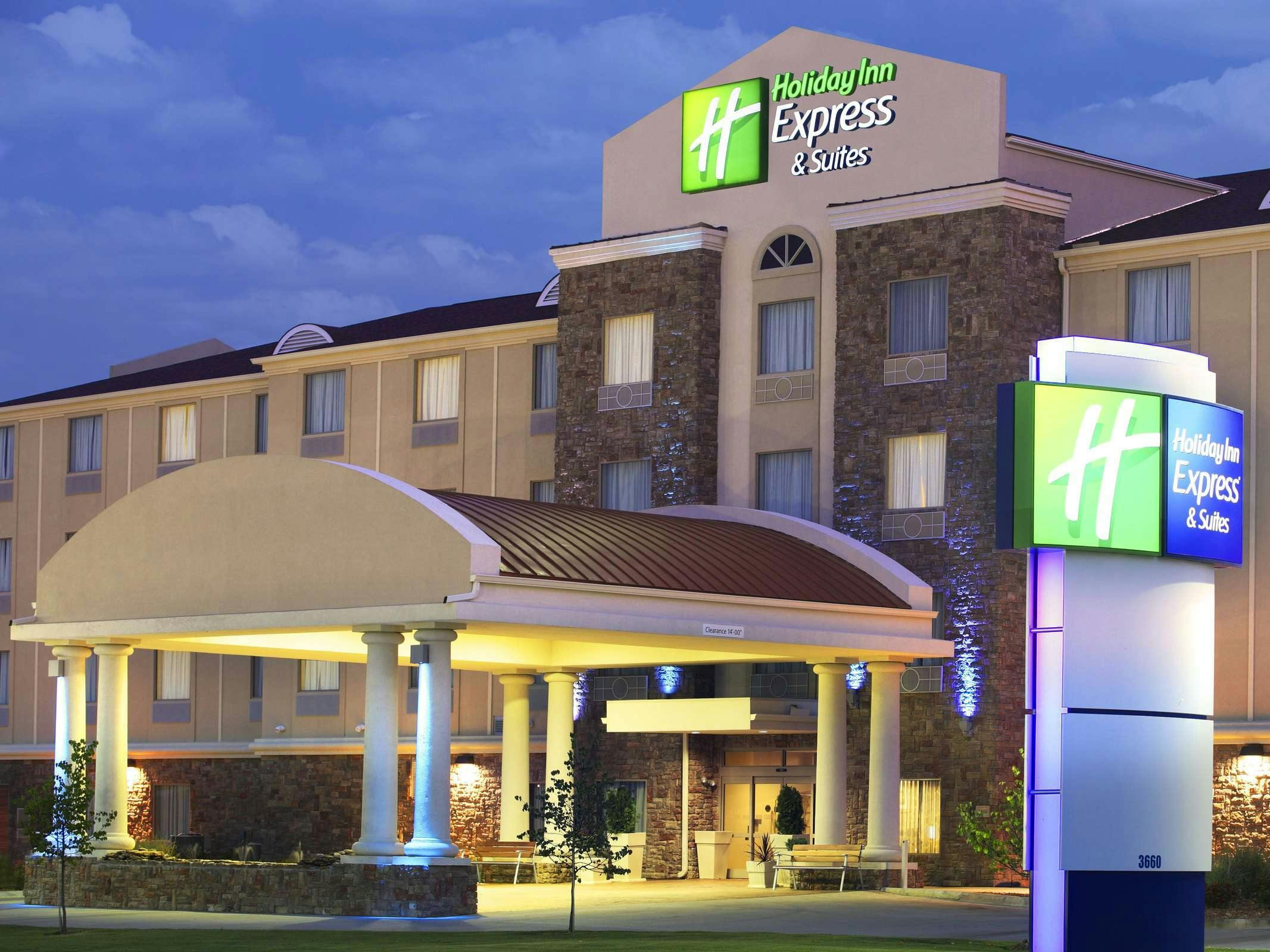 Holiday Inn Express Hotel & Suites Searcy