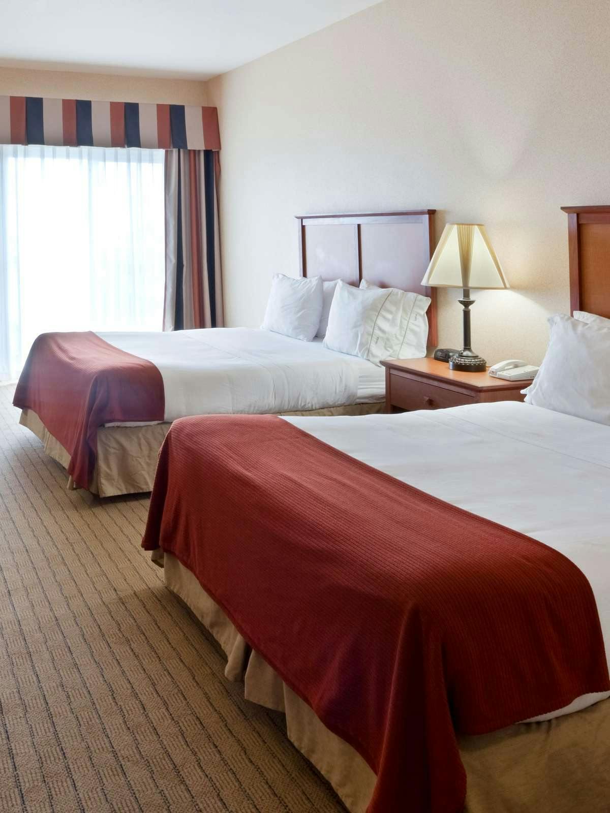 Hotel Holiday Inn Express Hotel & Suites Seaside Convention Center photo 1