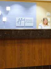 Hotel Holiday Inn Express Hotel & Suites Oshkosh photo 4