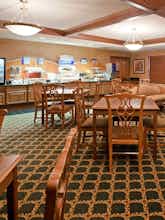 Hotel Holiday Inn Express Hotel & Suites Oshkosh photo 5
