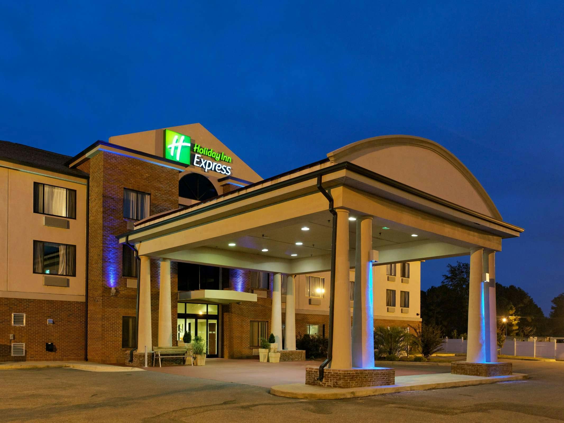 Holiday Inn Express Hotel & Suites Sylacauga