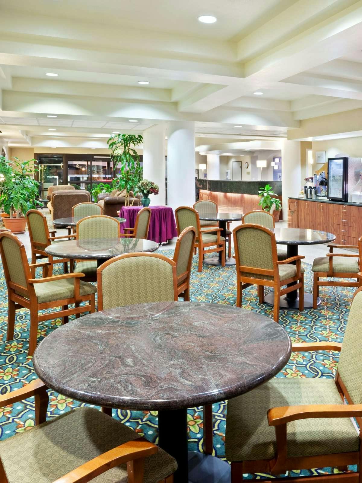 Hotel Holiday Inn Express Hotel & Suites Tacoma photo 5