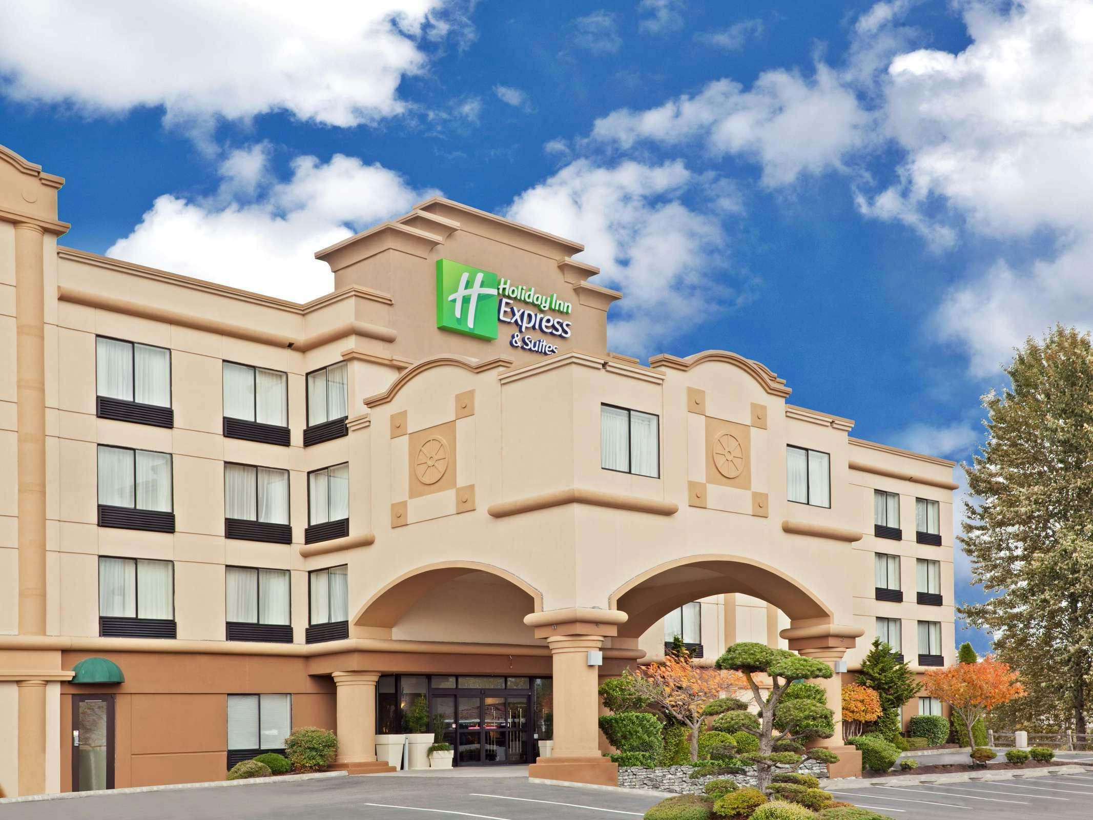 Holiday Inn Express Hotel & Suites Tacoma