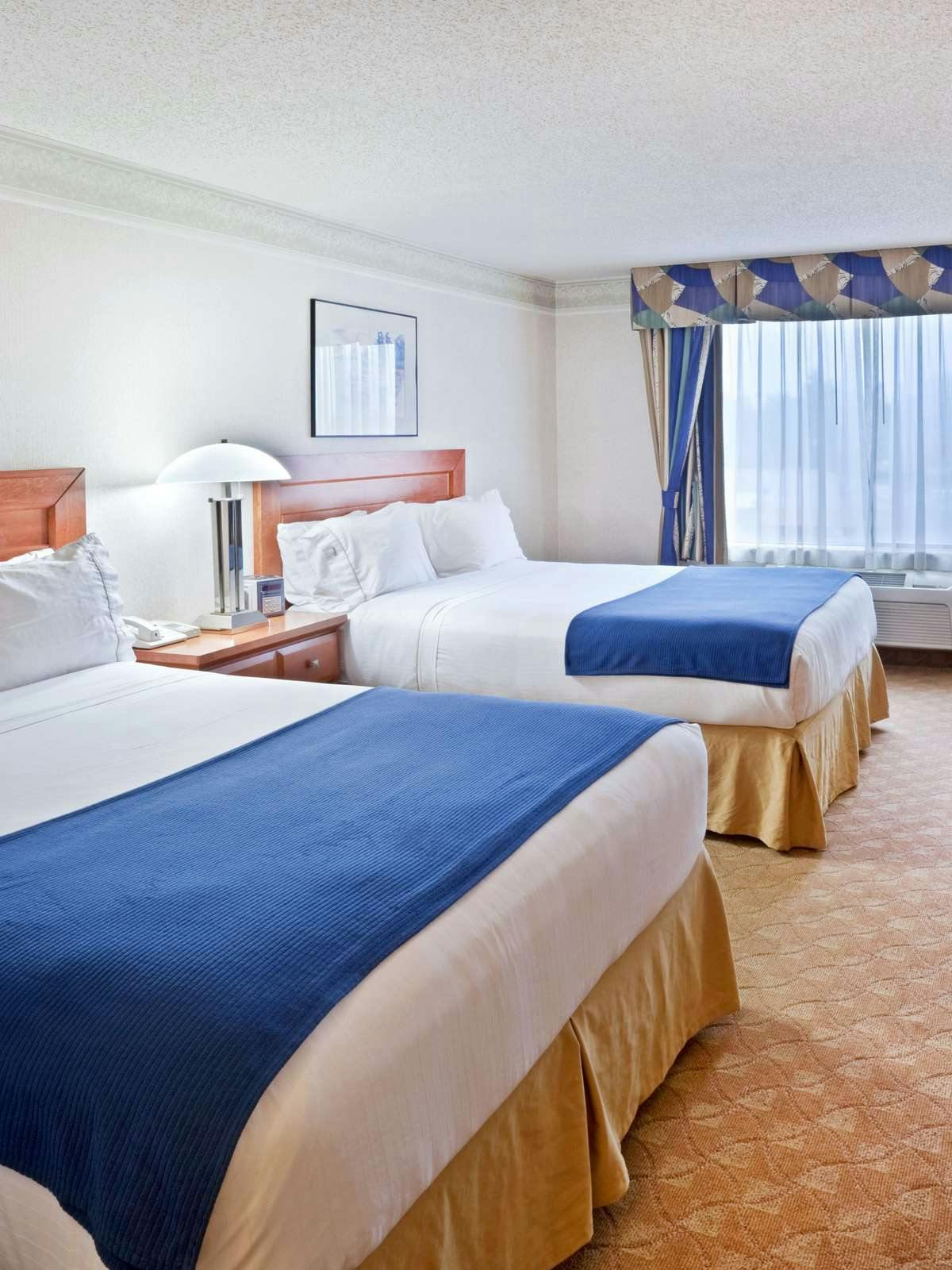 Hotel Holiday Inn Express Hotel & Suites Tacoma photo 1