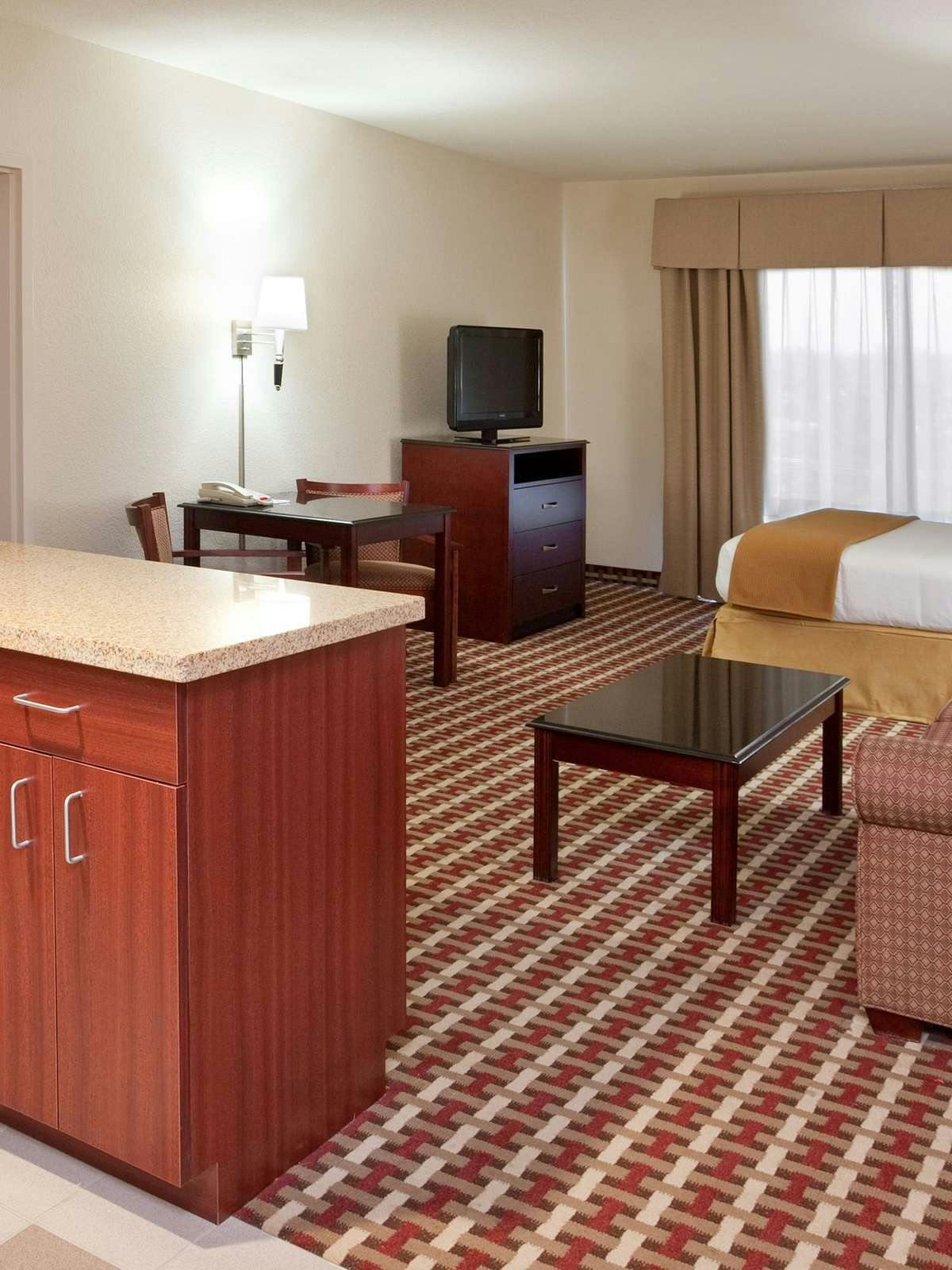 Hotel Holiday Inn Express Hotel & Suites OSU photo 2