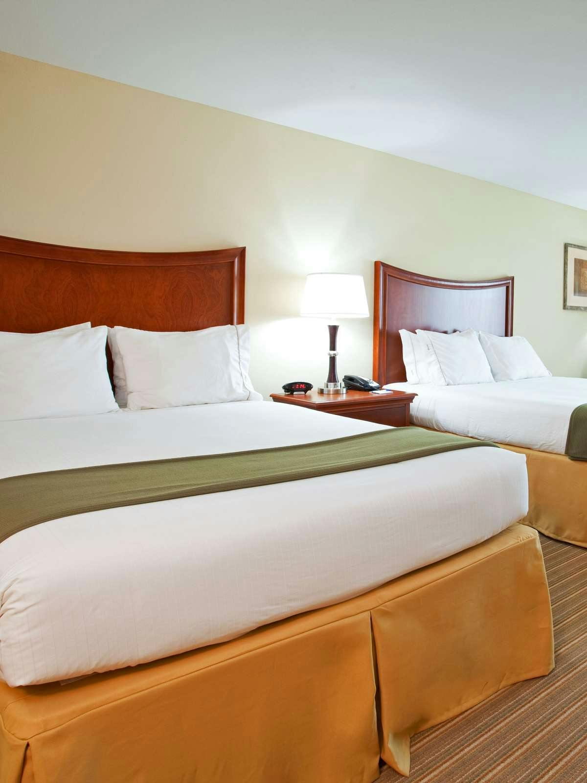 Hotel Holiday Inn Express Hotel & Suites Portland photo 1