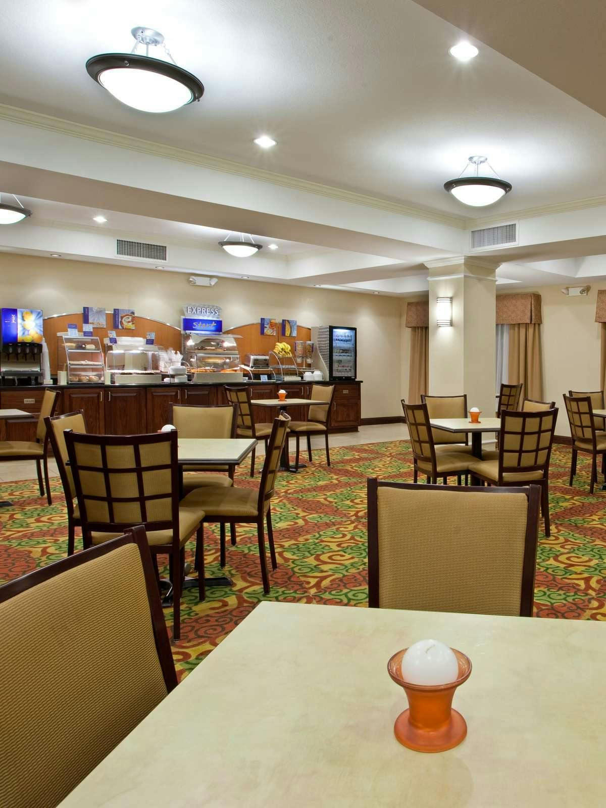 Hotel Holiday Inn Express Hotel & Suites Portland photo 5