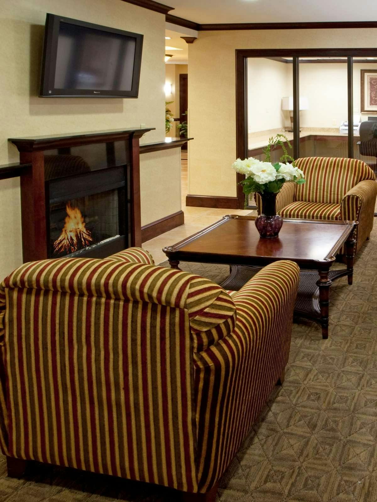 Hotel Holiday Inn Express Hotel & Suites Tappahannock photo 3