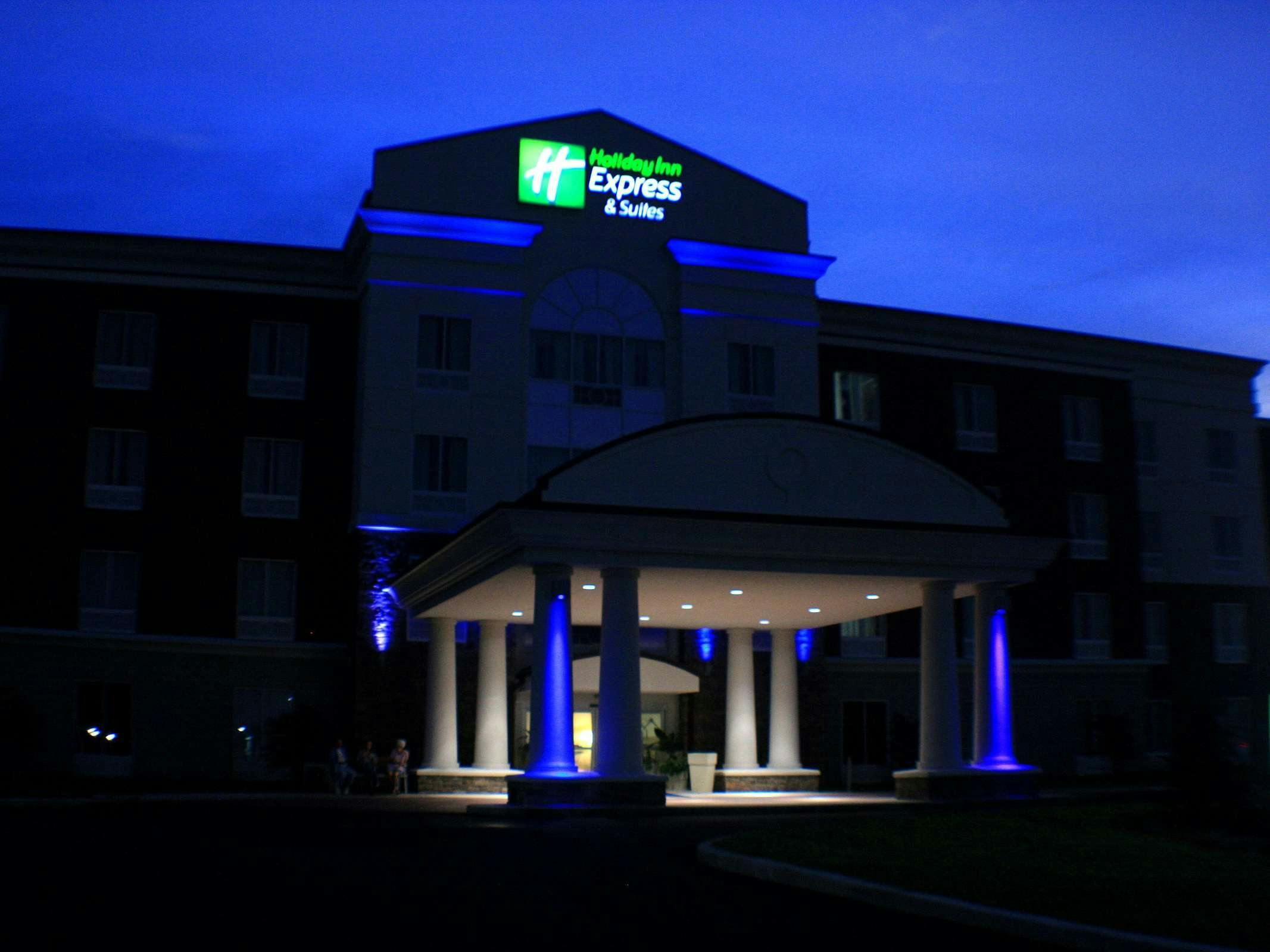 Holiday Inn Express Hotel & Suites Terre Haute
