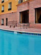Hotel Holiday Inn Express Tampa Stadium photo 2